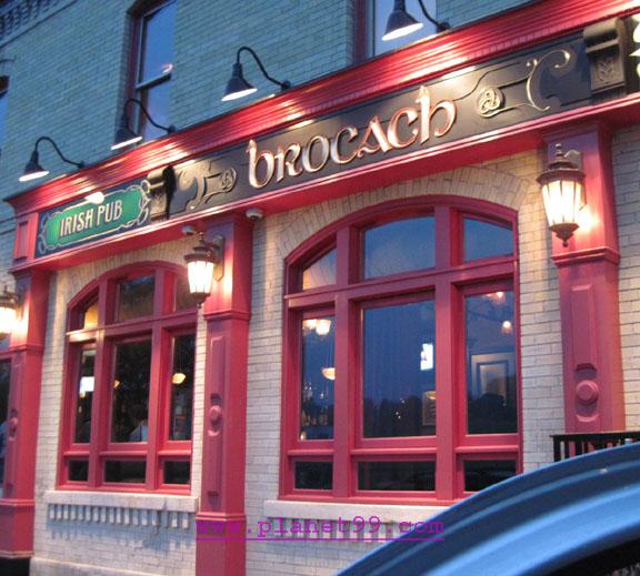 Milwaukee , Brocach Irish Pub and Restaurant