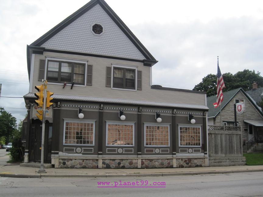 Gradys Saloon , Milwaukee